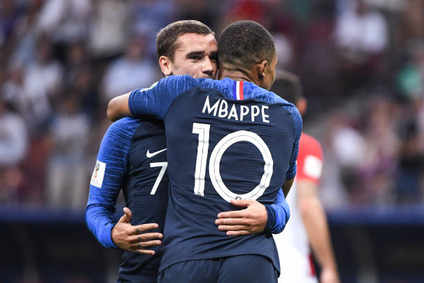 防线上的球 防线上的球